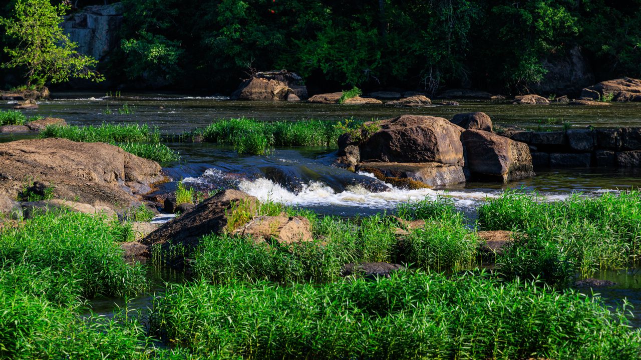 Обои трава, водопад, камни, река, природа