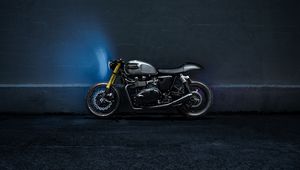 Превью обои triumph bonneville, мотоцикл, стена