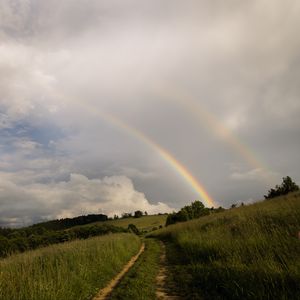 Превью обои тропа, трава, луг, радуга, пейзаж