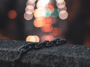 Превью обои цепь, блики, боке, размытость, огни