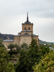 Превью обои церковь, здание, архитектура, деревья, испания