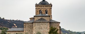 Превью обои церковь, здание, архитектура, деревья, испания