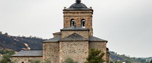 Превью обои церковь, здание, архитектура, деревья, испания