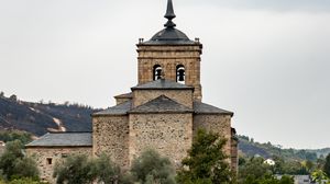 Превью обои церковь, здание, архитектура, деревья, испания