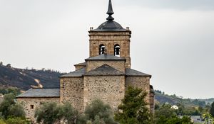 Превью обои церковь, здание, архитектура, деревья, испания