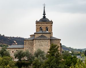 Превью обои церковь, здание, архитектура, деревья, испания