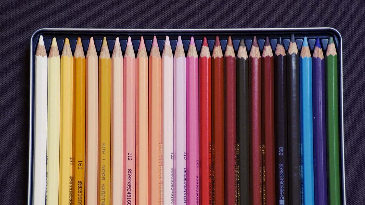 Обои цветные карандаши, набор, рисование