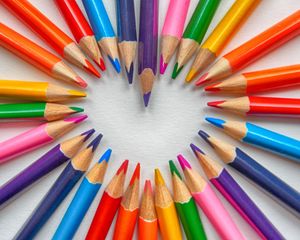 Превью обои цветные карандаши, точеные, набор, сердце