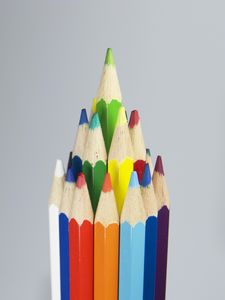 Превью обои цветные карандаши, заточенные, набор