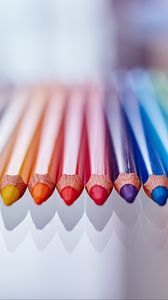 Превью обои цветные карандаши, заточенные, разноцветный