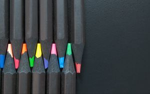 Превью обои цветные карандаши, заточенный, минимализм