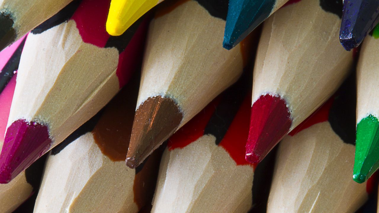 Обои цветные карандаши, заточенный, разноцветный, острые