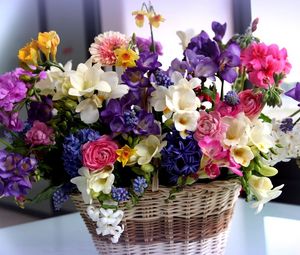 Превью обои цветы, яркие, разные, корзина, букет, красивые