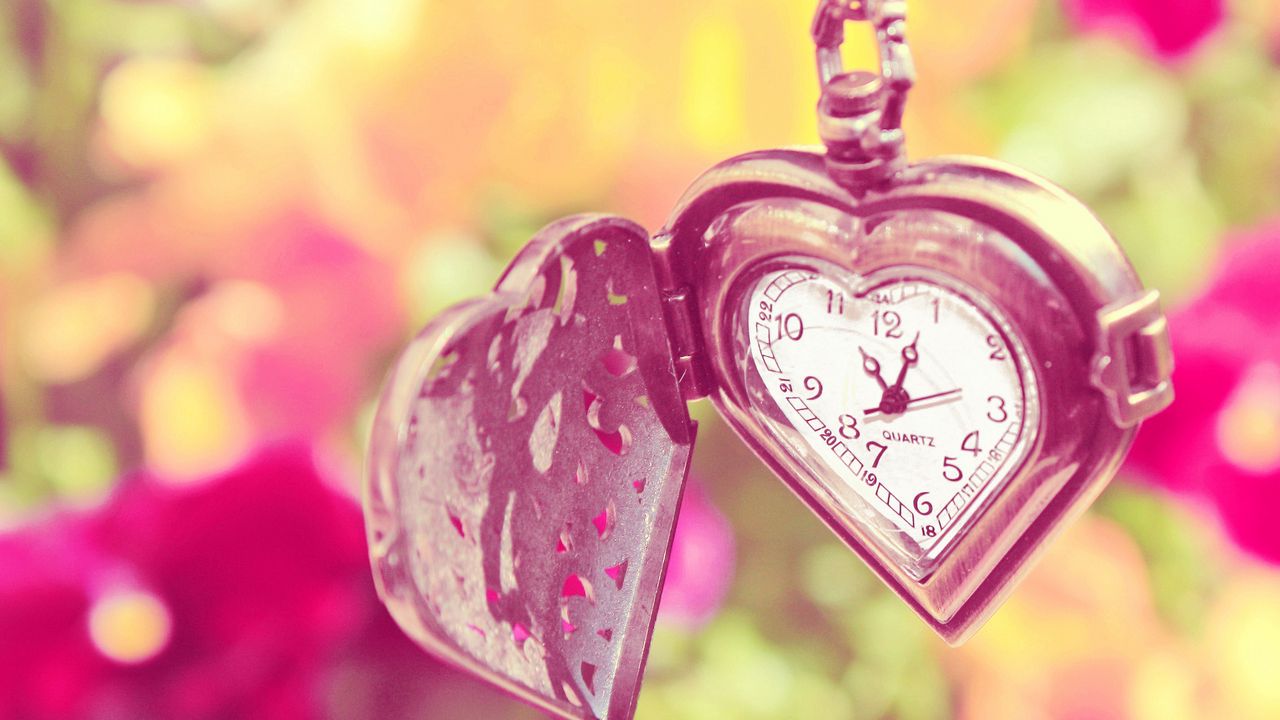 Обои цветы, лето, часы, цепочка, сердце