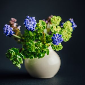 Превью обои цветы, листья, букет, ваза