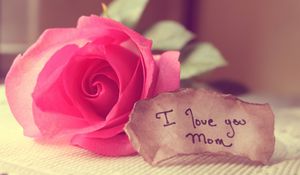 Превью обои цветы, роза, записка, слова, мама, любовь