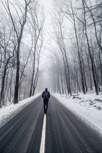 Превью обои туман, человек, снег, деревья, дорога, одиночество