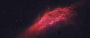 Превью обои туманность калифорния, туманность, звезды, блики, космос, красный
