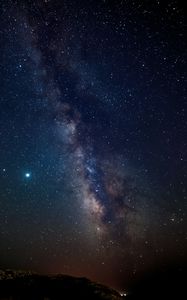 Превью обои туманность, звездное небо, звезды, холм, ночь