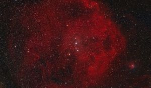 Превью обои туманность, звезды, свечение, блики, космос, красный