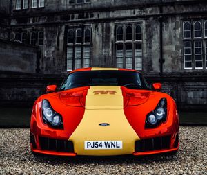 Превью обои tvr sagaris, машина, спорткар, красный, желтый, вид спереди