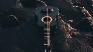 Превью обои укулеле, гитара, музыкальный инструмент, пляж, черный