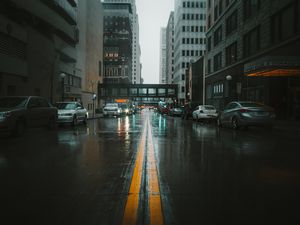 Превью обои улица, город, туман, разметка, автомобили