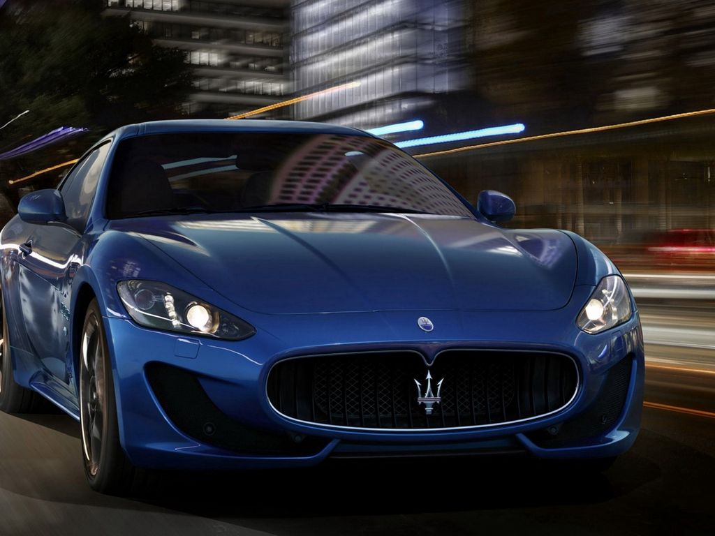 Скачать 1024x768 улица, машина, скорость, maserati обои, картинки стандарт  4:3