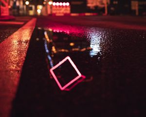 Превью обои улица, неон, лужа, отражение, ночь