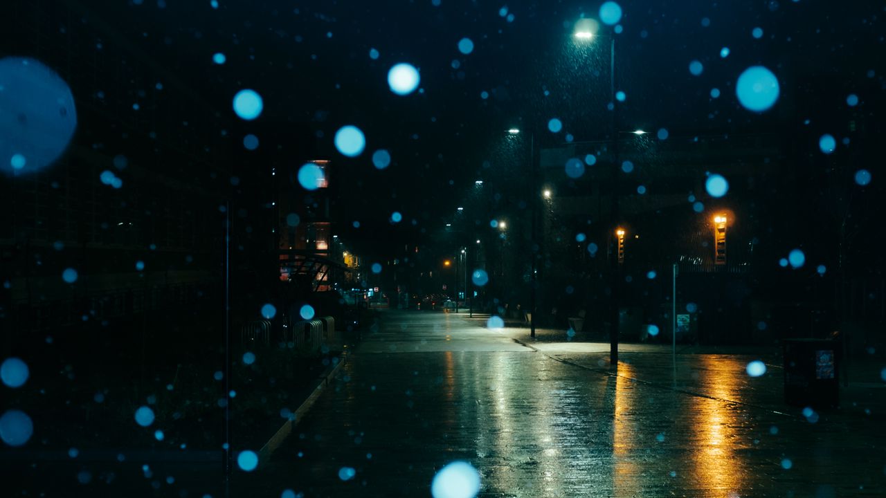 Обои улица, ночь, дождь, темнота, размытие