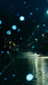 Превью обои улица, ночь, дождь, темнота, размытие