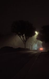 Превью обои улица, ночь, туман, автомобиль, огни