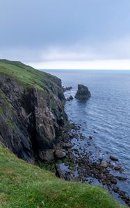 Превью обои утес, скалы, море, горизонт, камни