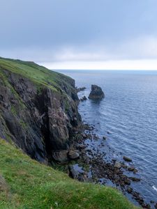 Превью обои утес, скалы, море, горизонт, камни