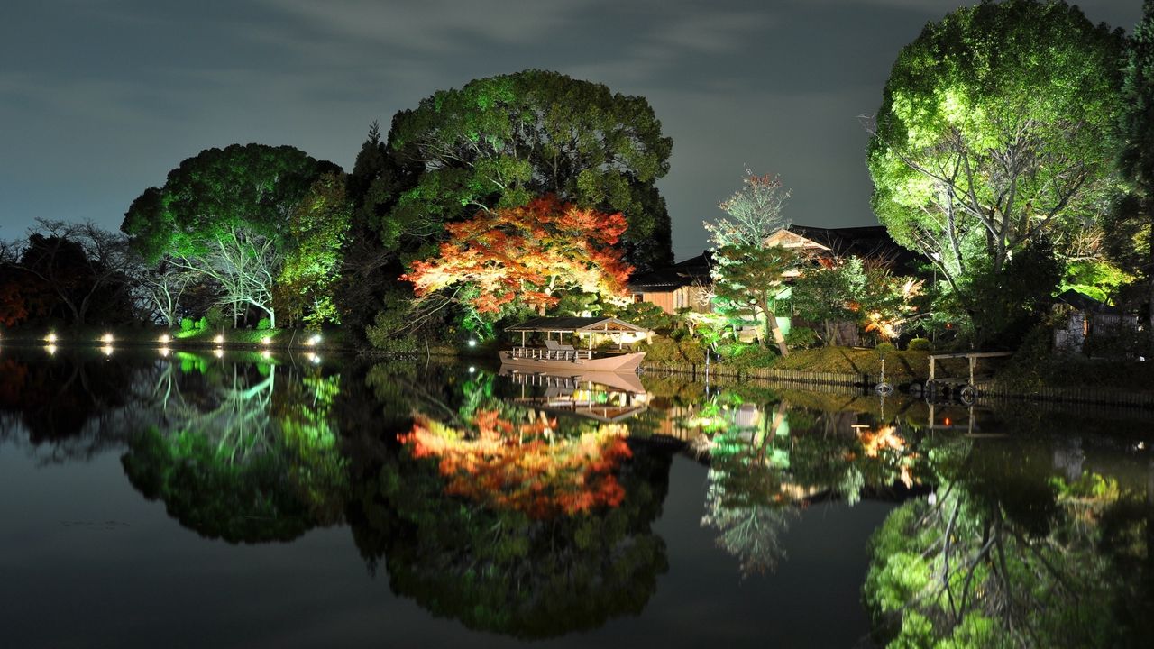 Обои вечер, деревья, свет, дом, берег, япония, отражение, лодка