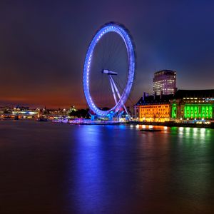 Превью обои великобритания, англия, лондон, столица, колесо обозрения, вечер, здания, архитектура, огни, подсветка, река, темза