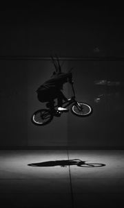 Превью обои велосипед, bmx, прыжок, трюк, черный