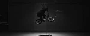 Превью обои велосипед, bmx, прыжок, трюк, черный