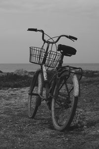 Превью обои велосипед, чб, старый