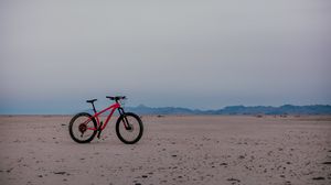 Превью обои велосипед, горизонт, песок, небо
