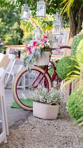Превью обои велосипед, корзина, букет, цветы, фонарики