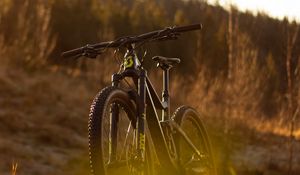 Превью обои велосипед, mtb, черный, природа