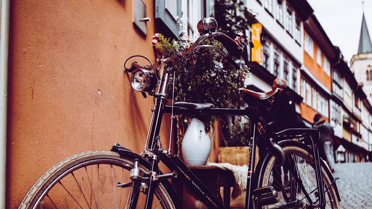 Обои велосипед, ретро, винтаж, здание, город
