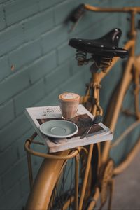Превью обои велосипед, стакан, книга, настроение, кофе, напиток