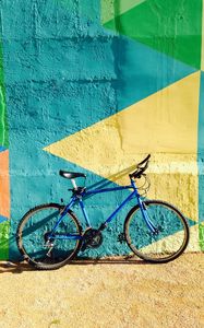 Превью обои велосипед, стена, разноцветный, красочный, солнечный свет, тень