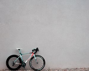 Превью обои велосипед, стена, спортивный