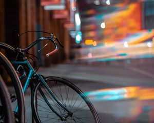 Превью обои велосипед, транспорт, колеса, блики, размытость, вечер