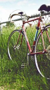 Превью обои велосипед, трава, улица