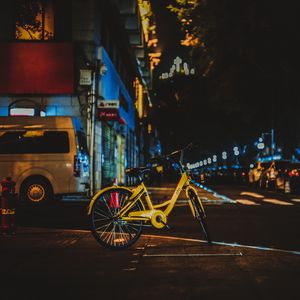 Превью обои велосипед, улица, город, вечер