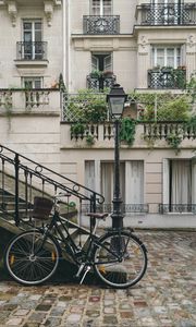 Превью обои велосипед, улица, город, фасад